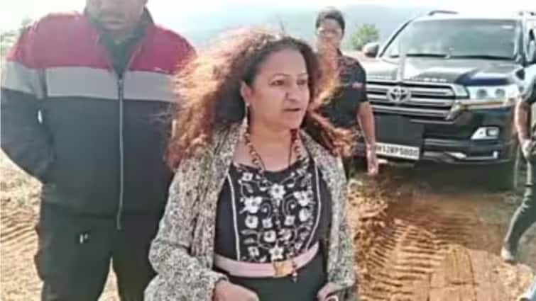 पूर्व-पूर्व अधिकारी पूजा खेडकर मदर मनोरमा खेदकर को रोड रेज केस में अंतरिम पूर्व-गिरफ्तारी जमानत मिलती है