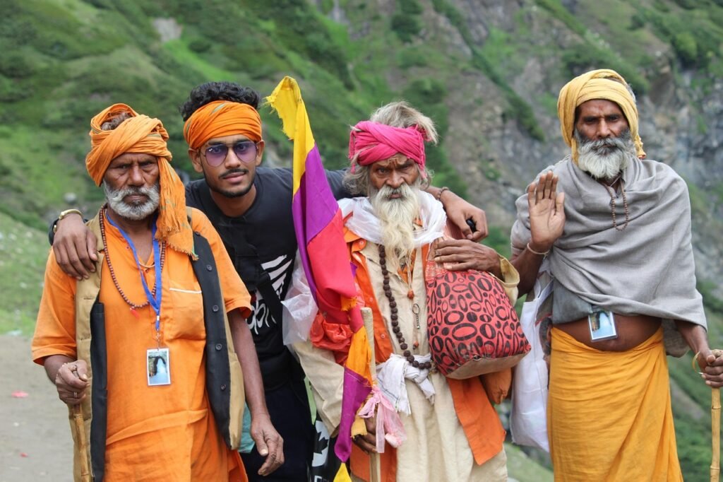 बारह ज्योतिर्लिंगों की अलौकिक यात्राएं